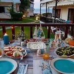 With Sea View In Pefkohori. شقة *